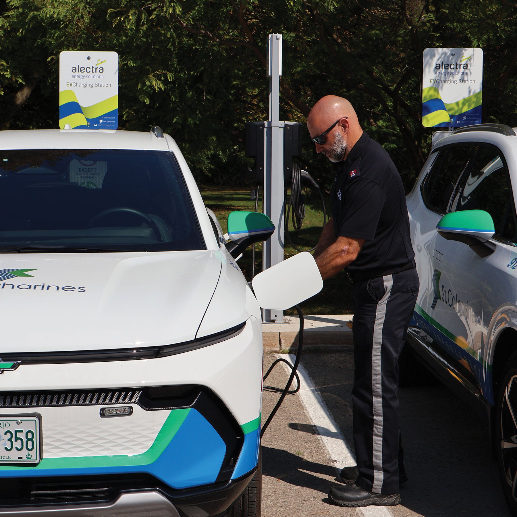 alectra-energy-solutions-ev-fleet-charging-slider